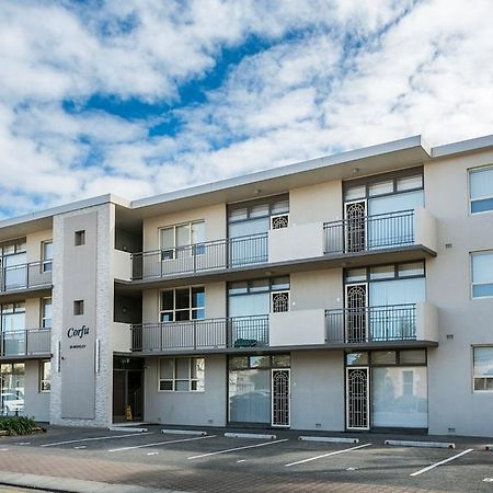 Glenelg Holiday Apartments - Corfu Adelaide Quarto foto
